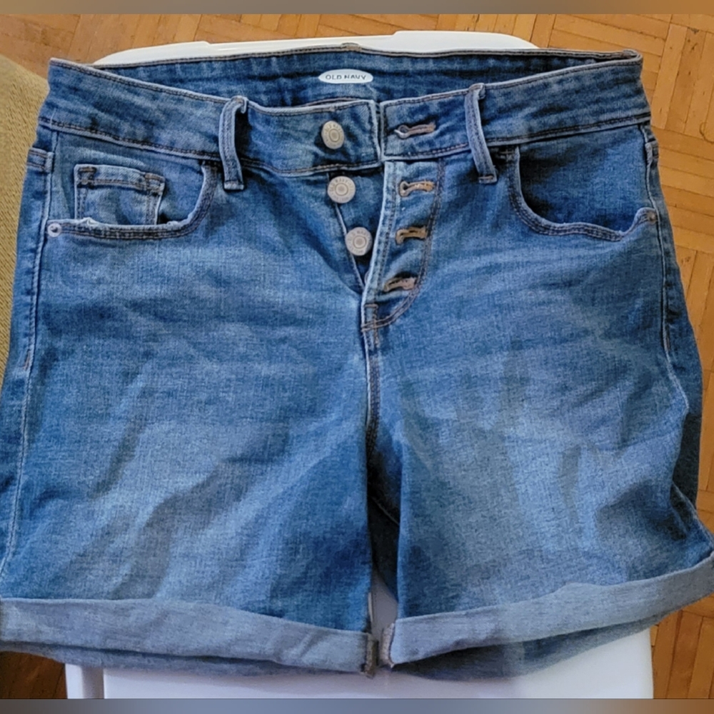 Jean short with buttons wash blue size 2 Old Navy